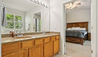 564 Woods Creek Ln, Algonquin, IL 60102