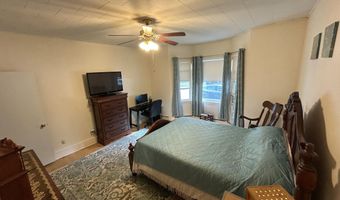 34 Sixth St, Auburn, ME 04210