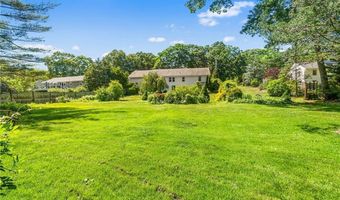 105 Fairfield Dr, North Kingstown, RI 02852