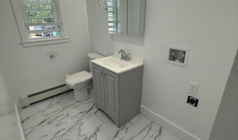 21 B Pleasant St 8, Barnstable, MA 02630
