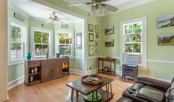 111 4th St, Apalachicola, FL 32320