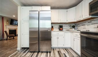 18 Pond Ct B, North Providence, RI 02904