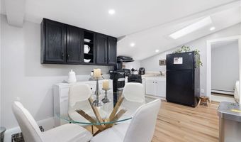 267 Green End Ave, Middletown, RI 02842