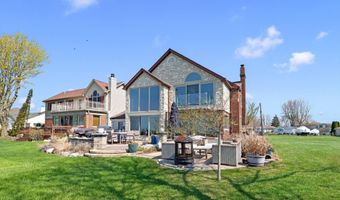 8115 Colony Dr, Algonac, MI 48001
