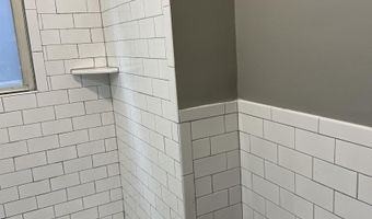 81 NEWMAN Ave, Bayonne, NJ 07002