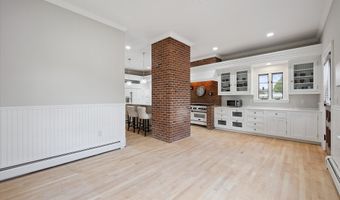 75 W Broadway, Bangor, ME 04401
