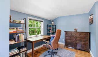 24 Wildflower Rd, Barrington, RI 02806