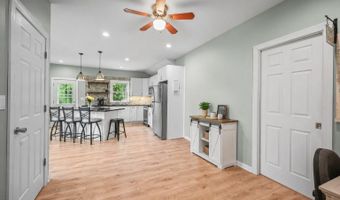 156 Myrtle Ave, Belford, NJ 07718