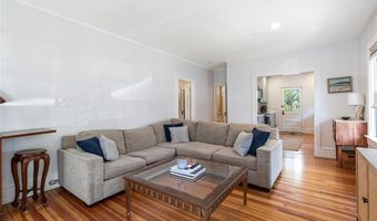 4 Findlay Pl, Newport, RI 02840