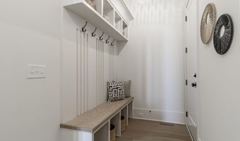 609 N Salem St, Apex, NC 27502