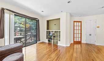 615 Broadway 46, Amityville, NY 11701