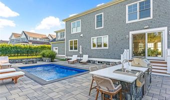 1046 Ocean Rd, Narragansett, RI 02882