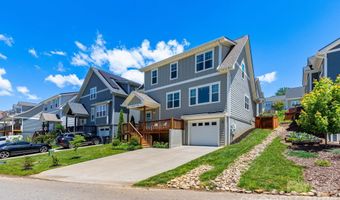 32 Greenwood Fields Dr, Asheville, NC 28804