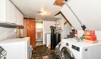 2420 E 40th St, Anderson, IN 46013