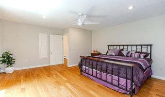 41 Holly Hill Ln, Cranston, RI 02921