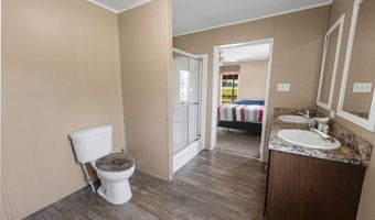 82 Harris Rd, Baxley, GA 31513