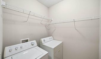 912 10th Avenue Pl, Altoona, IA 50009