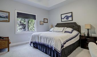 1614 STANTON Cir, Appleton, WI 54915