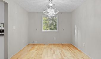 8463 MONARCH Ct, Annandale, VA 22003