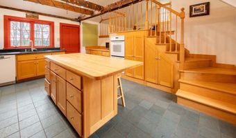 25 S Main St, Belchertown, MA 01007