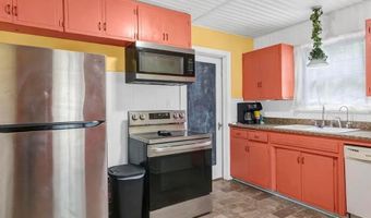 421 W College St, Aurora, MO 65605