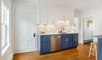 7 Prospect Ave, Narragansett, RI 02882