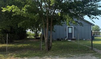 709 W Live Oak St, Alvord, TX 76225