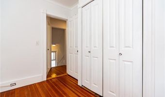 5 Gardiner St, Newport, RI 02840