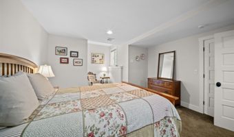 119 Moat View Dr, Albany, NH 03813
