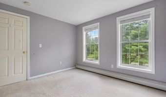 734 High St, Candia, NH 03034