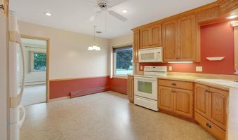 607 Parriott St, Aplington, IA 50604