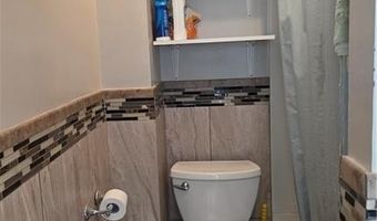 18 Glen St, East Providence, RI 02915