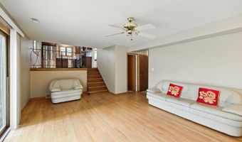 826 S Roosevelt Ave, Arlington Heights, IL 60005