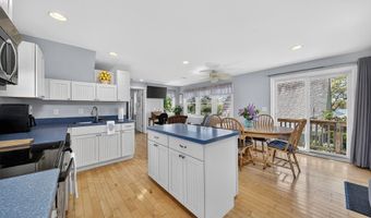 11 Johnson Ave, North Kingstown, RI 02852