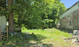 33 Oak St, Brattleboro, VT 05301