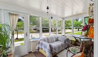 1320 N HARRIMAN St, Appleton, WI 54911