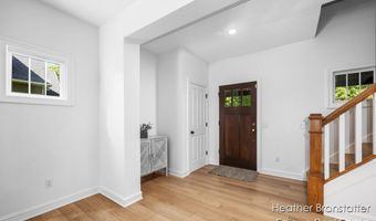 4936 W Village Trl SE, Ada, MI 49301