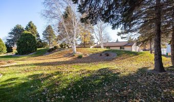 8 FIESTA Ct E, Appleton, WI 54911