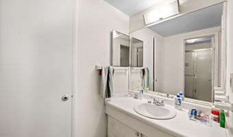 103 CROSS KEYS Rd R103d2, Baltimore, MD 21210