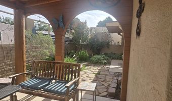 1902 Mountain Shadow Dr, Carlsbad, NM 88220