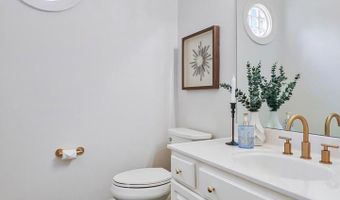 4831 26TH St N, Arlington, VA 22207