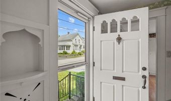 157 Schuyler St, East Providence, RI 02914