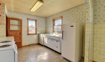 807 S 3rd St, Armstrong, IA 50514