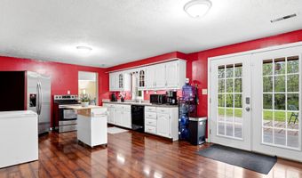 757 N Hanover St, Auburn, KS 66402
