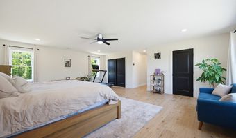 1479 Main St, Acushnet, MA 02743