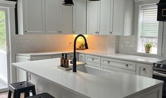 380 W Main St, Avon, MA 02322