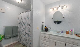 1626 Porter Ave, Aurora, MO 65605