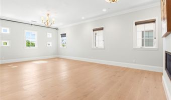 566 S 2nd Ave, Arcadia, CA 91006