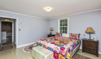 28 Tudor Rd, Albany, NY 12203