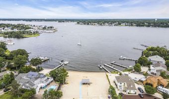 99 Holly Ln, Bayville, NJ 08721